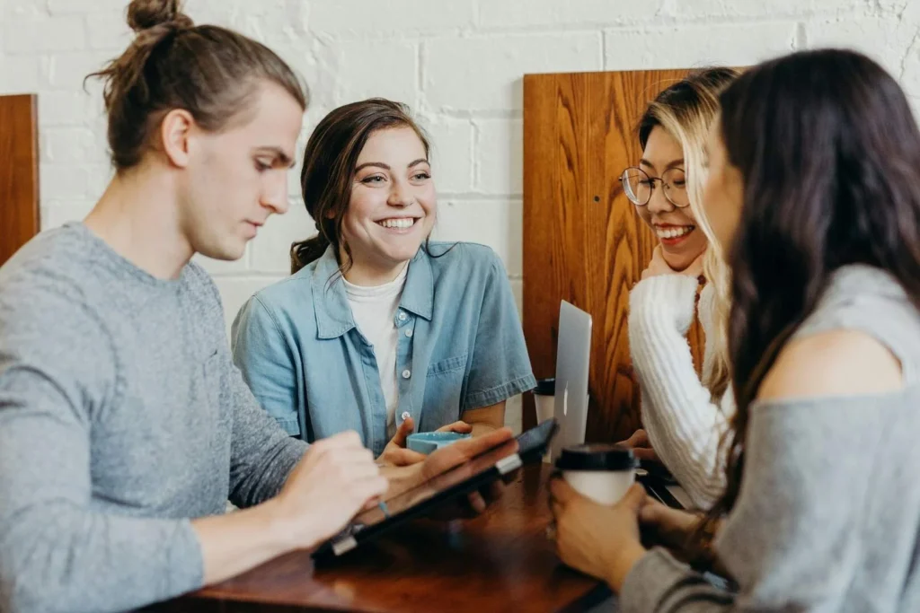 Onbewuste groepsdynamiek herkennen in teams: psychologie voor managers